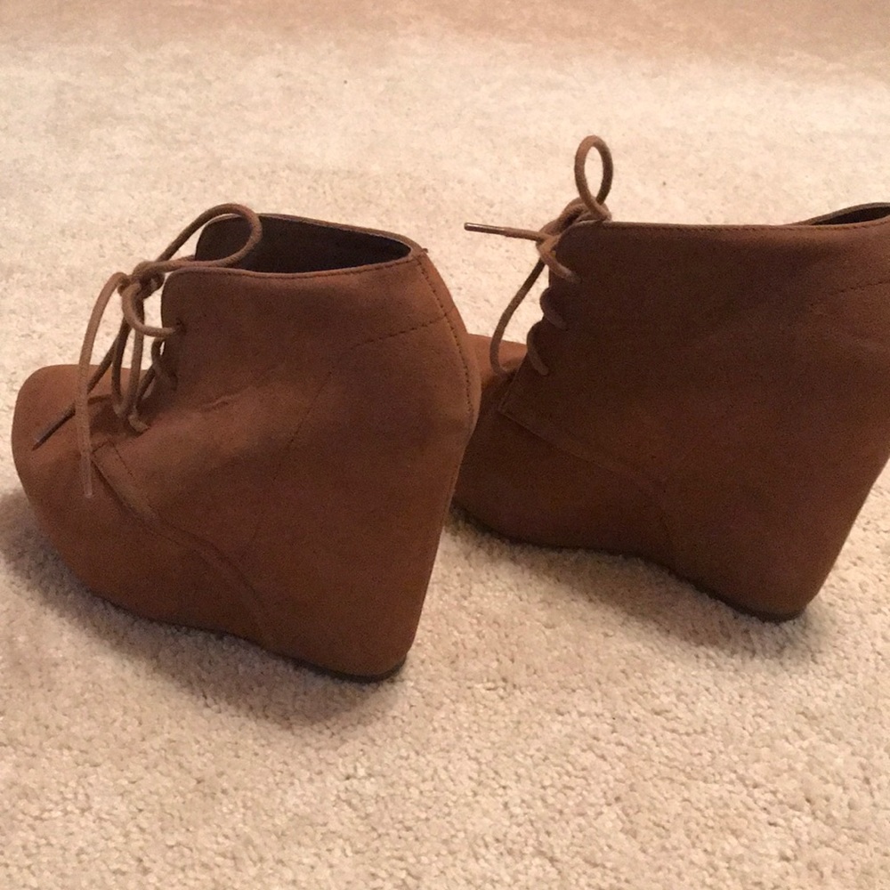 Chestnut Suede Shi Platform Booties Size 8 - image 6